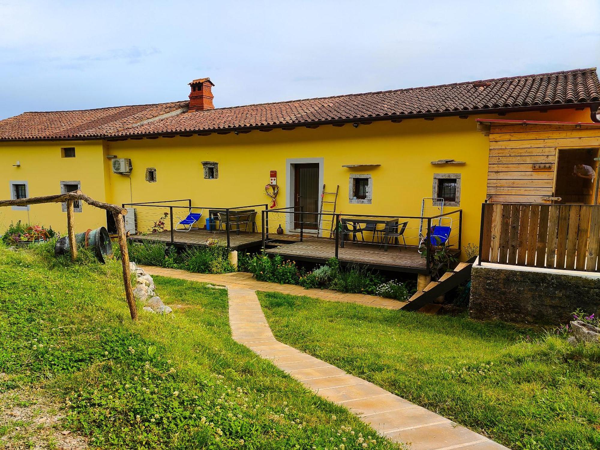 Homestead Zavadlal - Domacija Zavadlal Komen Exterior photo