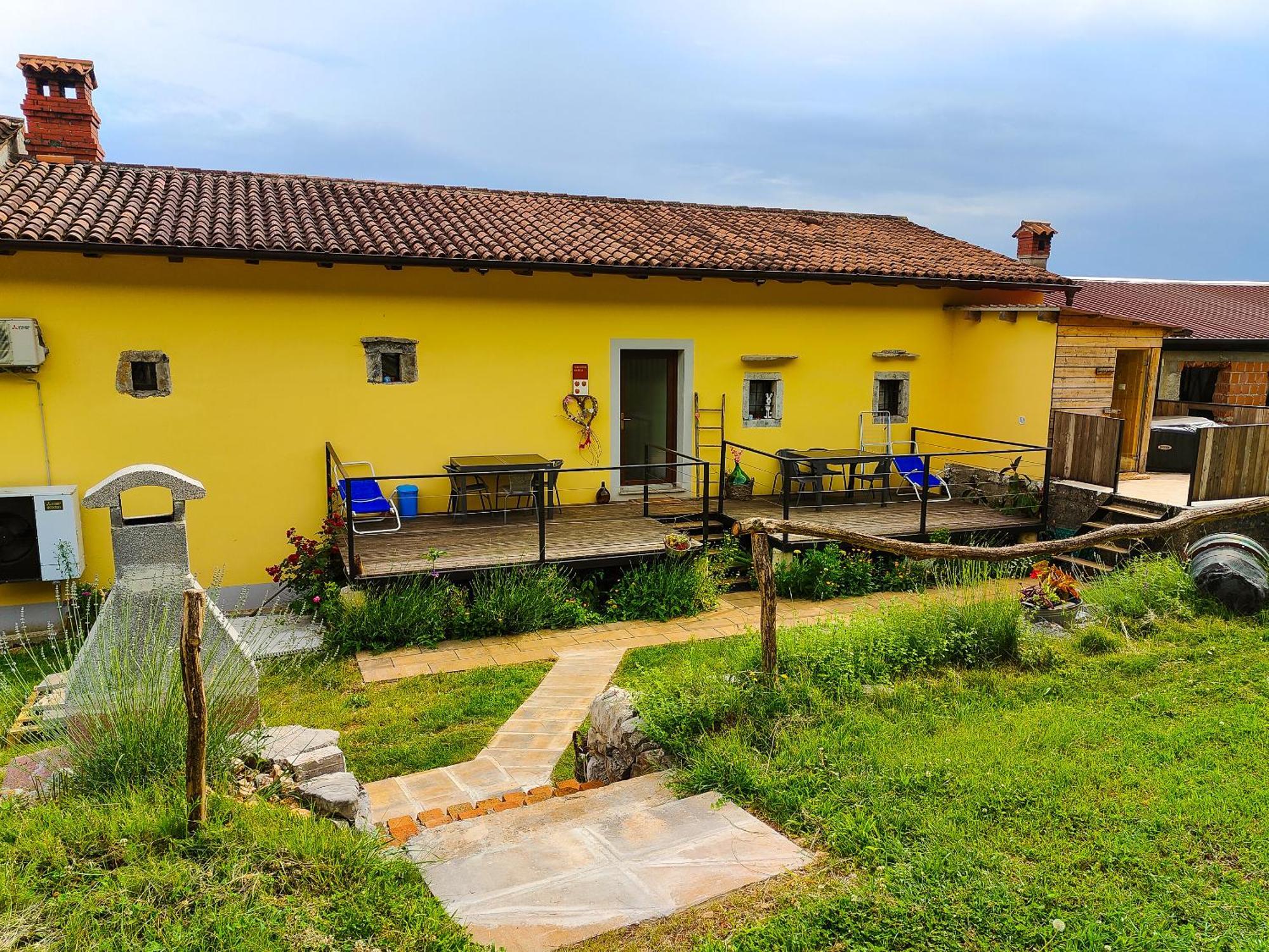 Homestead Zavadlal - Domacija Zavadlal Komen Exterior photo